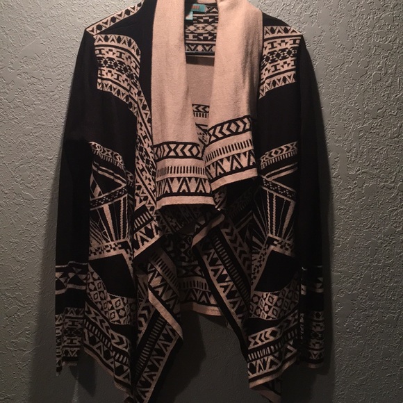 Tobi cardigan with Aztec detailing BRAND NEW - Picture 2 of 4